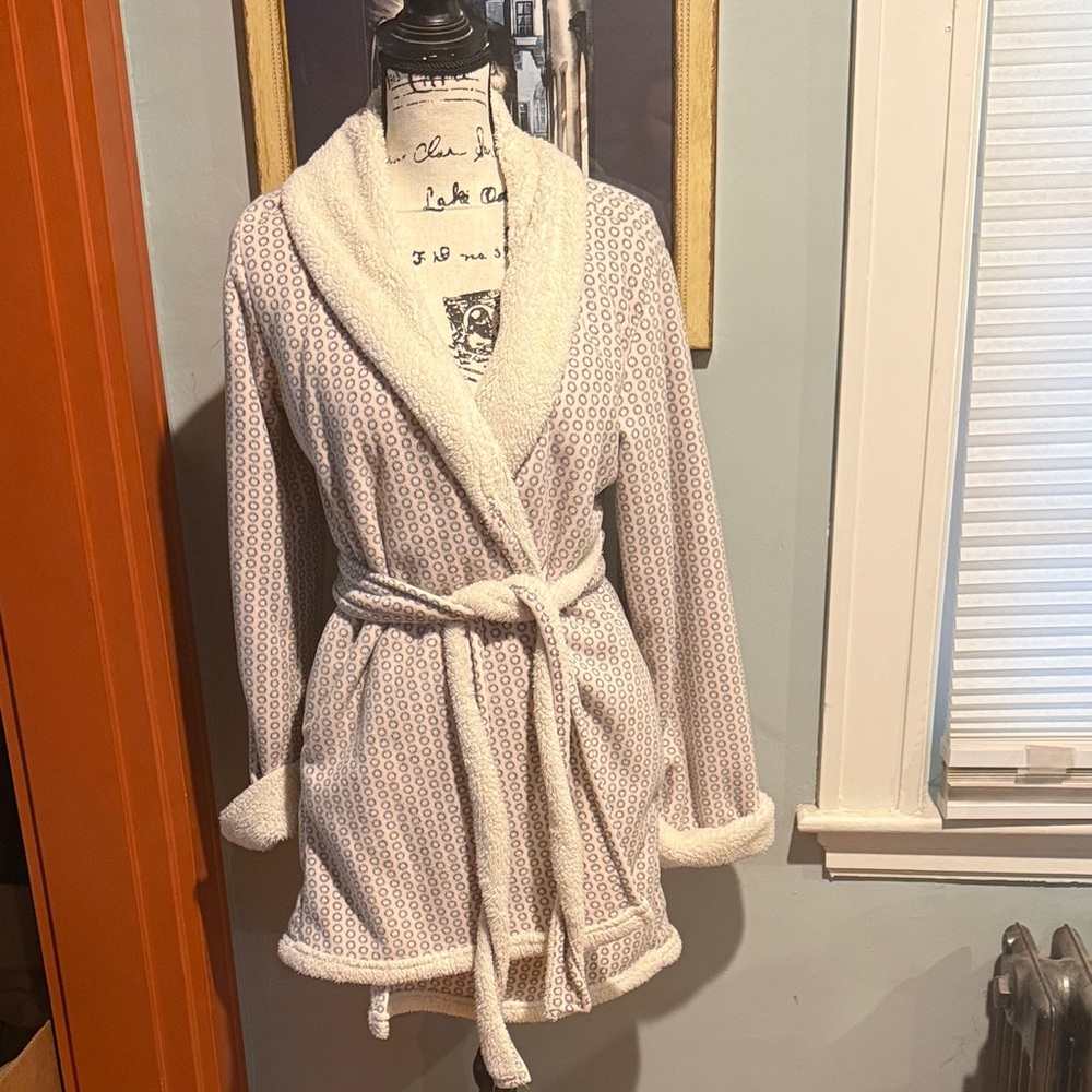 Betsey Johnson Pink Geometric Pattern Fluffy Robe (M)